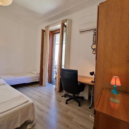 Private Room In A Quiet Apartment In The City Center Милан Экстерьер фото