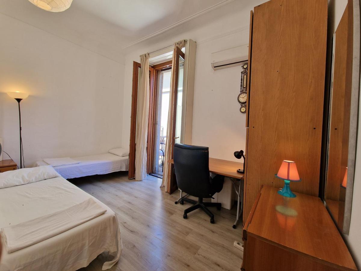 Private Room In A Quiet Apartment In The City Center Милан Экстерьер фото
